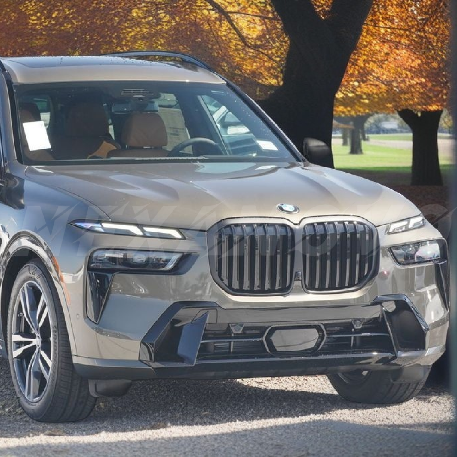 NexaNovo premium gloss black grille for BMW X7 2025