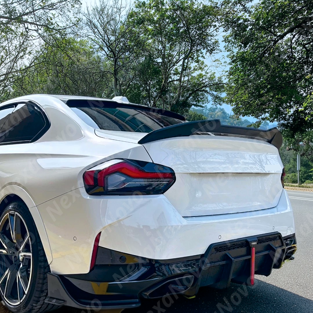 VTEN roof top lip spoiler giving the BMW G42 an aggressive look