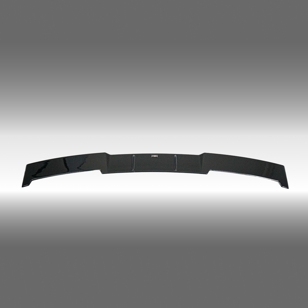 VTEN roof top lip spoiler installation in progress on BMW G42