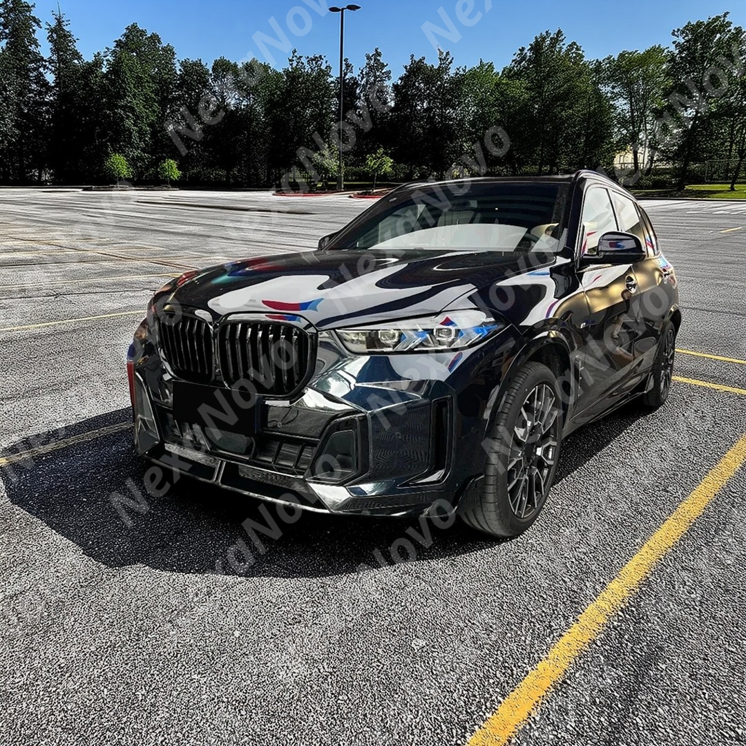 Glossy black grille giving the BMW X5 G05 LCI an aggressive front look