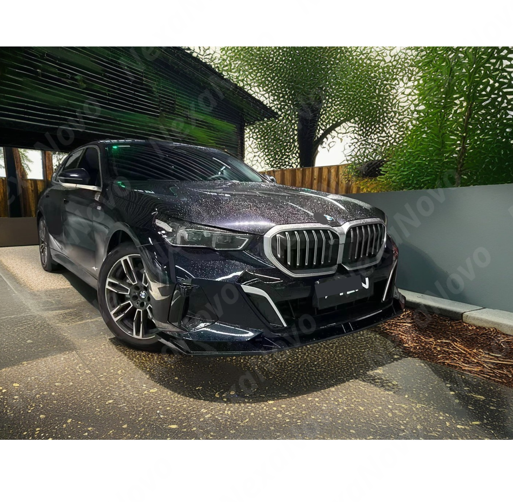 V style front spoiler lip for BMW 530i xDrive 2024, 2025 with gloss black finish by NexaNovo.