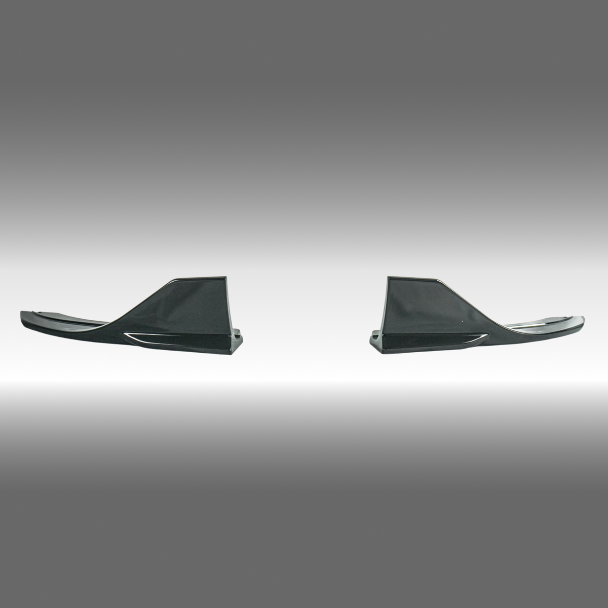 Gloss black corner apron splitters for BMW G23 convertible