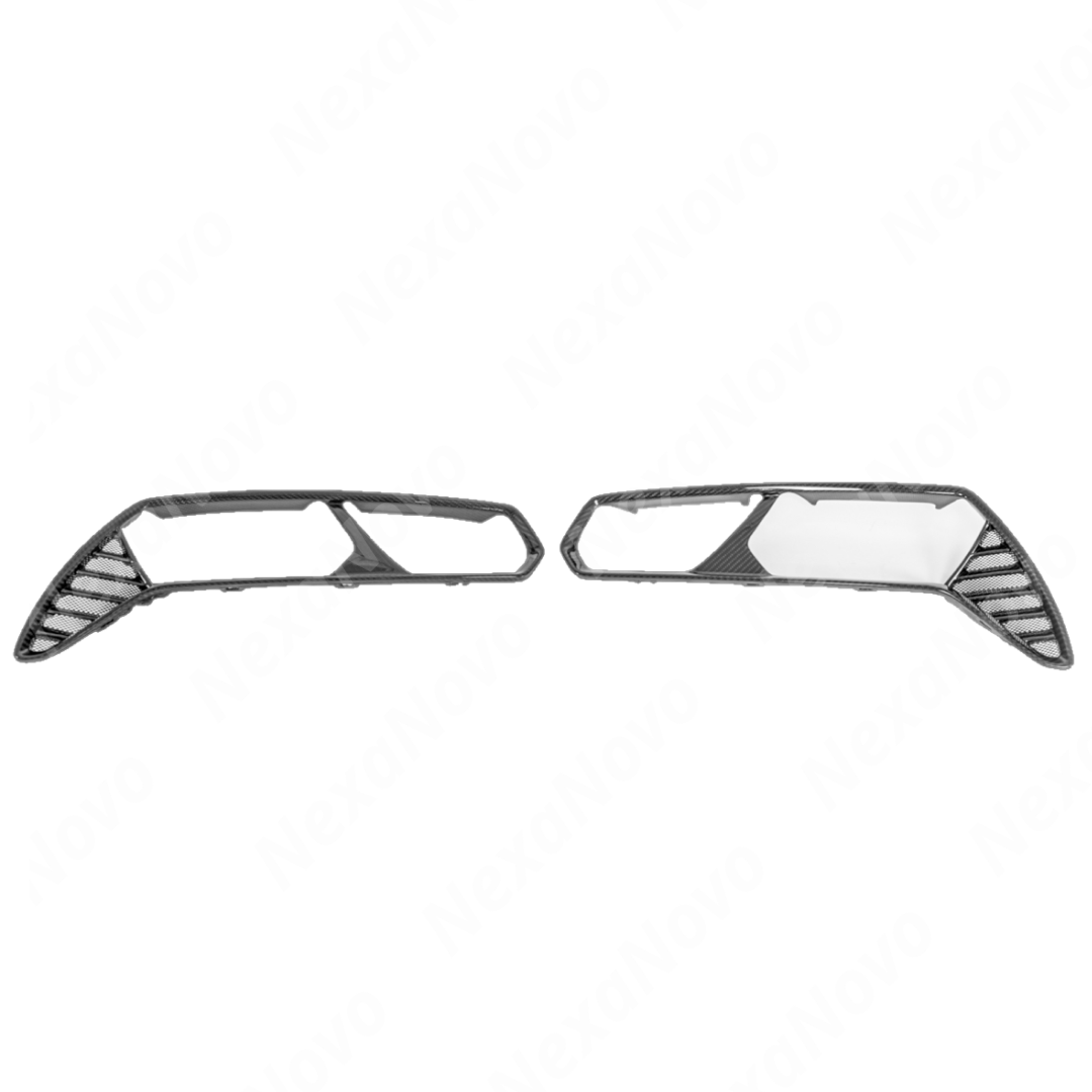 Custom look achieved with carbon fiber rear tail light bezels on C7