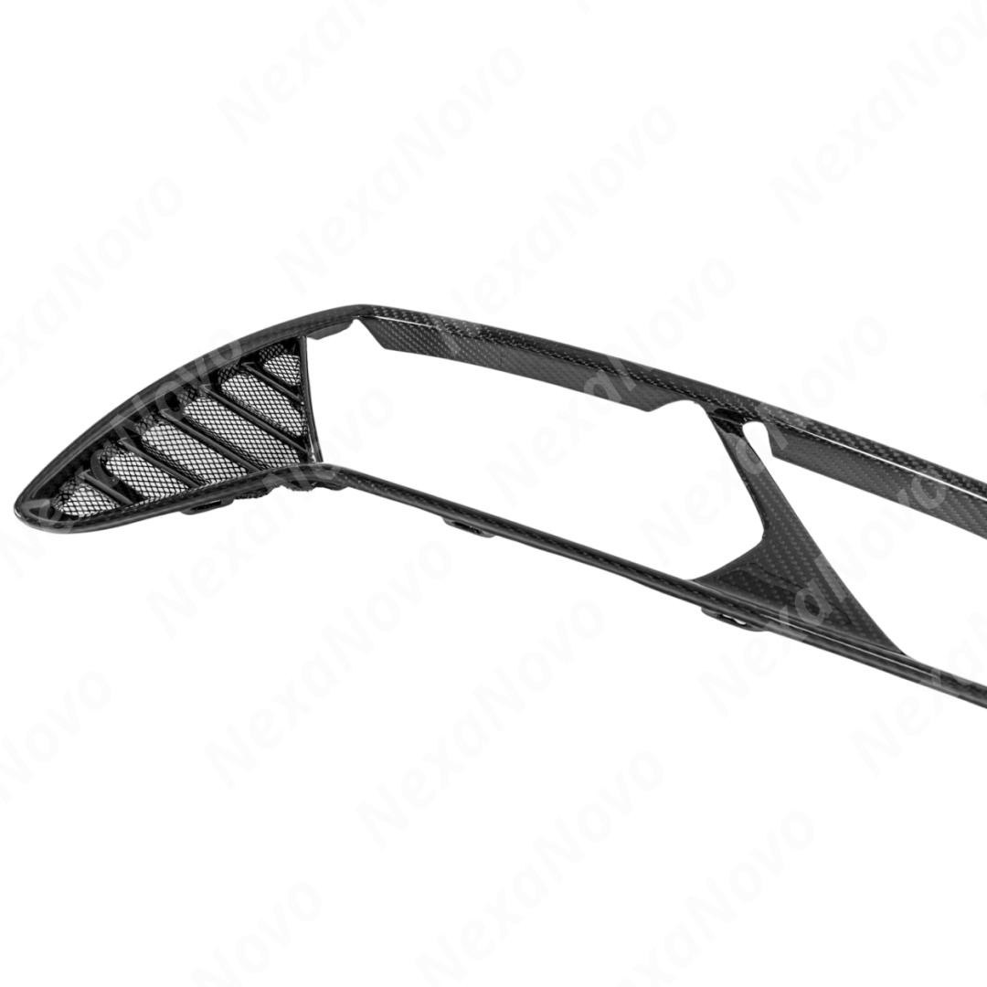Integrated design of carbon fiber bezels with C7 tail lights