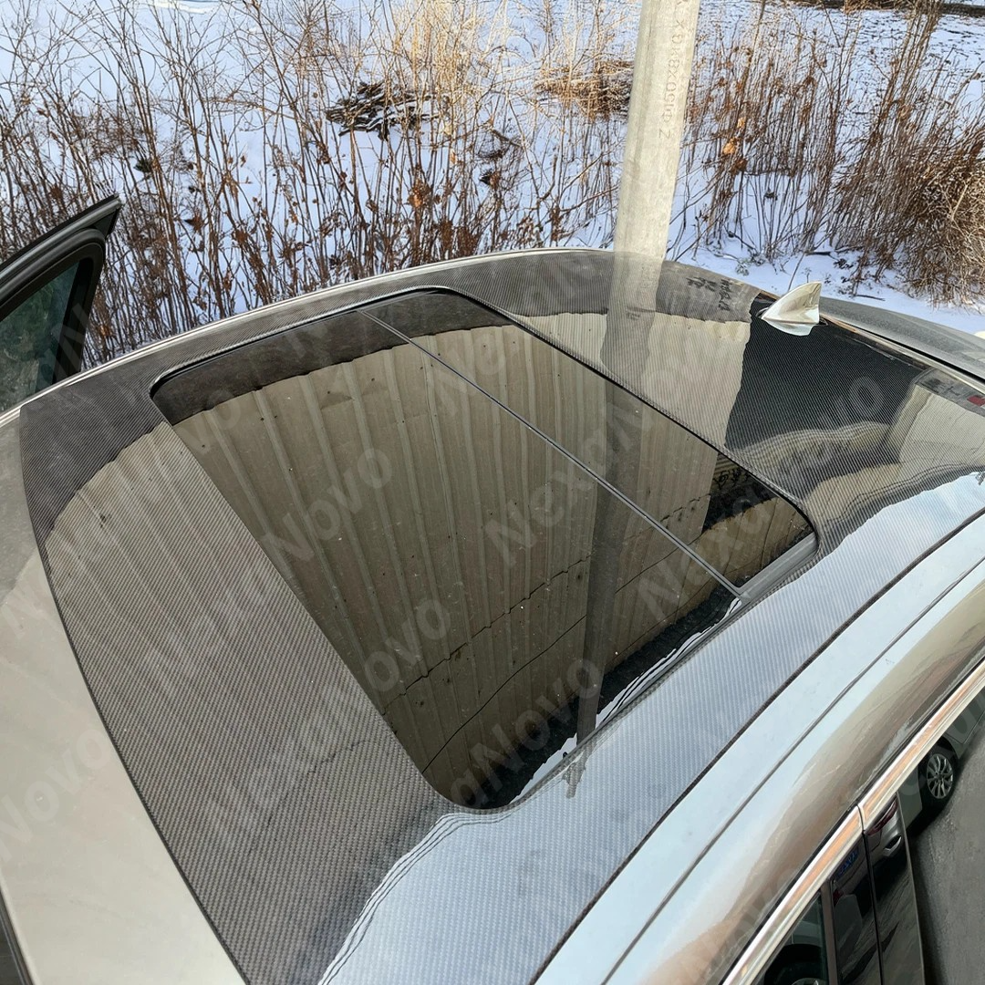 Close-up of the NexaNovo real carbon fiber weave on the G20 roof cover