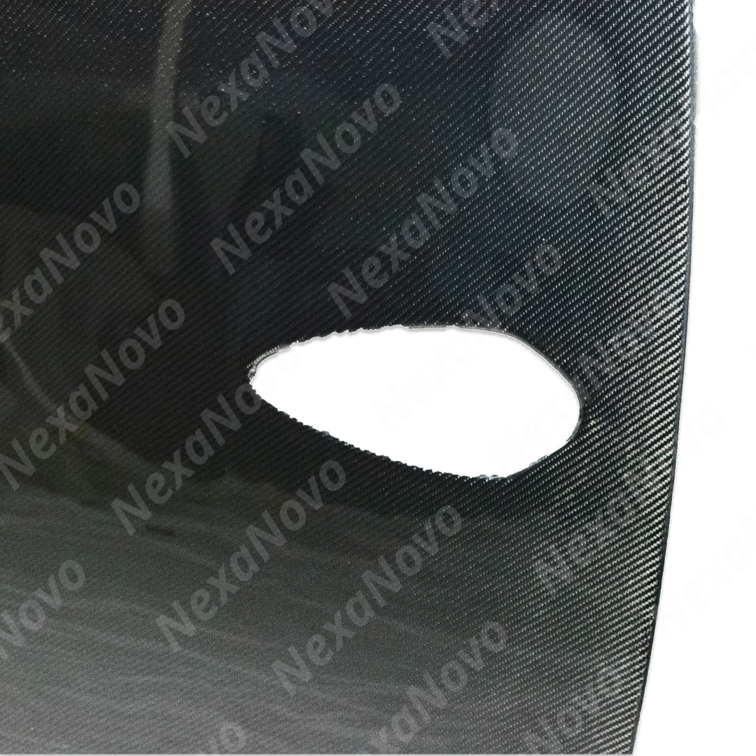 Detailed edge of the NexaNovo carbon fiber roof top cover