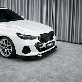 Reflective UV-resistant high-gloss top coat on the NexaNovo VTEN splitter under outdoor light