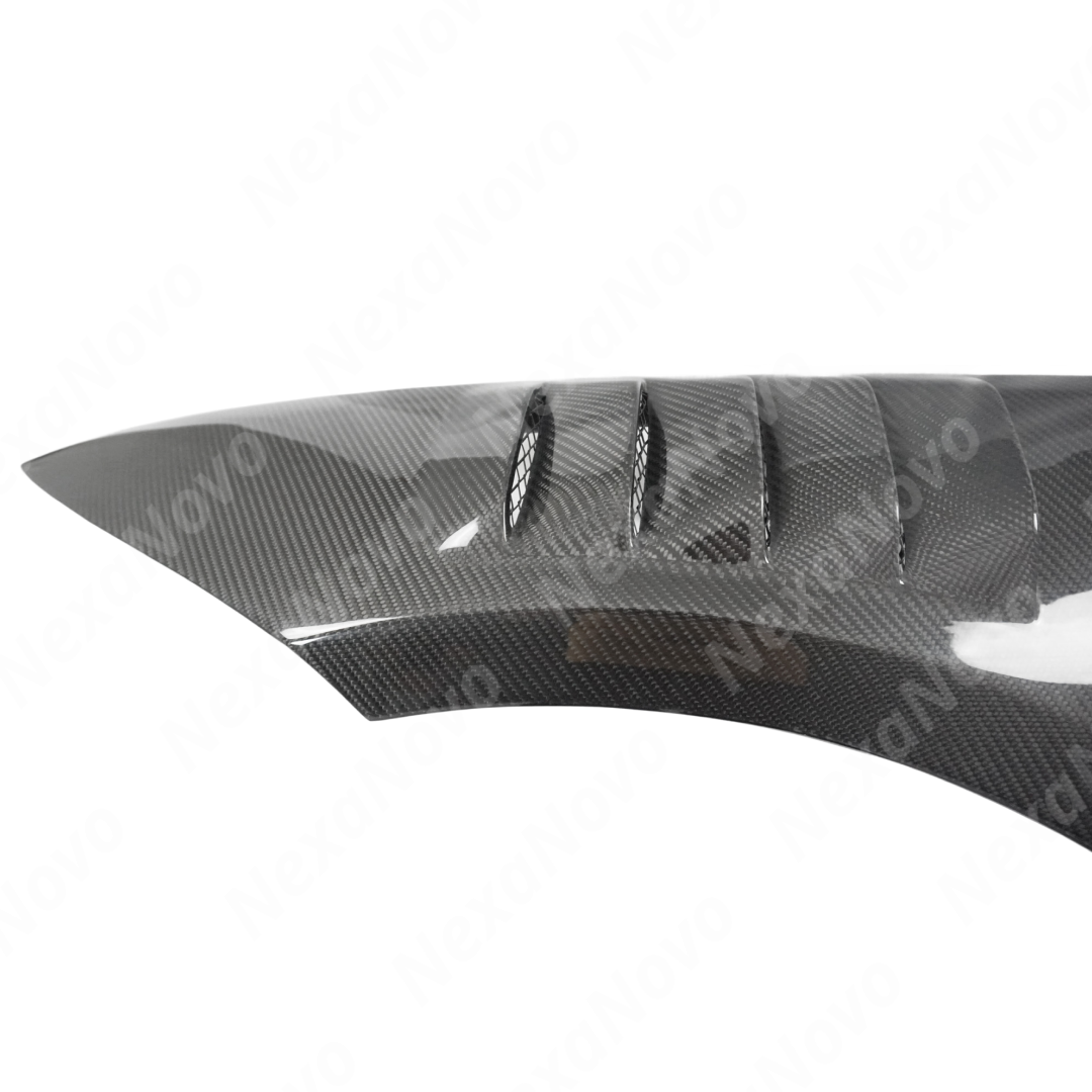 Precision fitment of NexaNovo real carbon fiber fender on 2011 BMW E92 M3