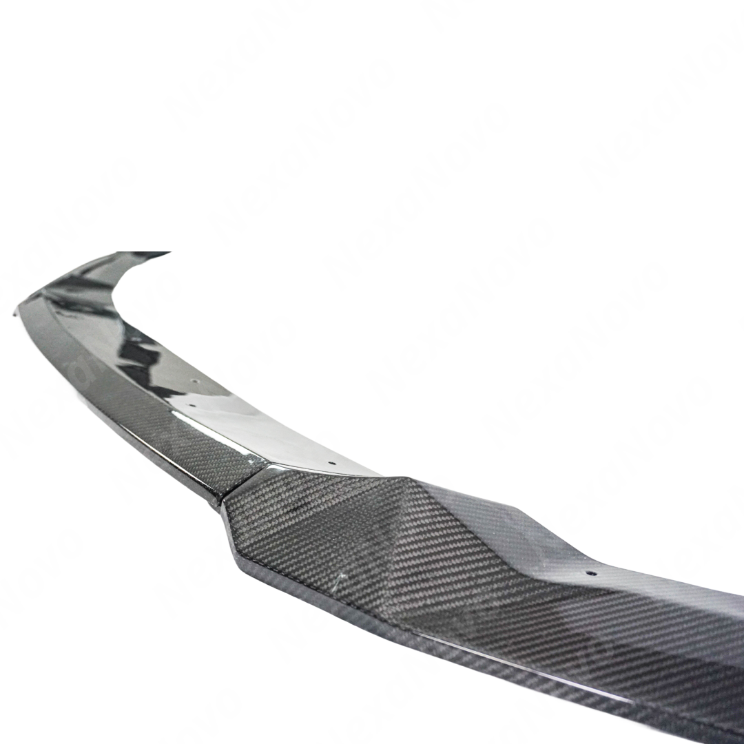 Detailed high-gloss finish on the NexaNovo CS Style carbon fiber grilles