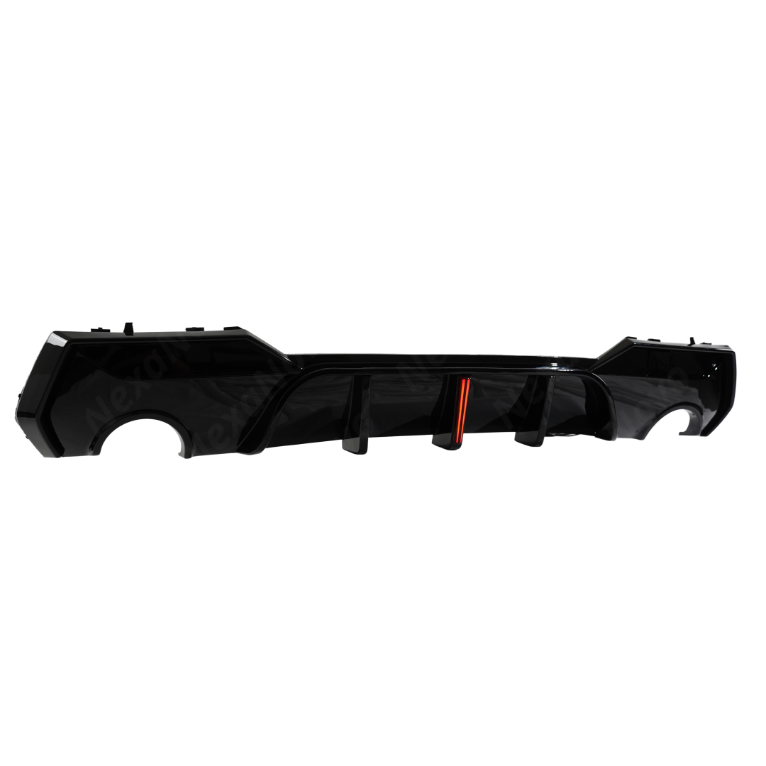 Detailed profile of the central aerodynamic fins on the NexaNovo BMW G22 rear diffuser