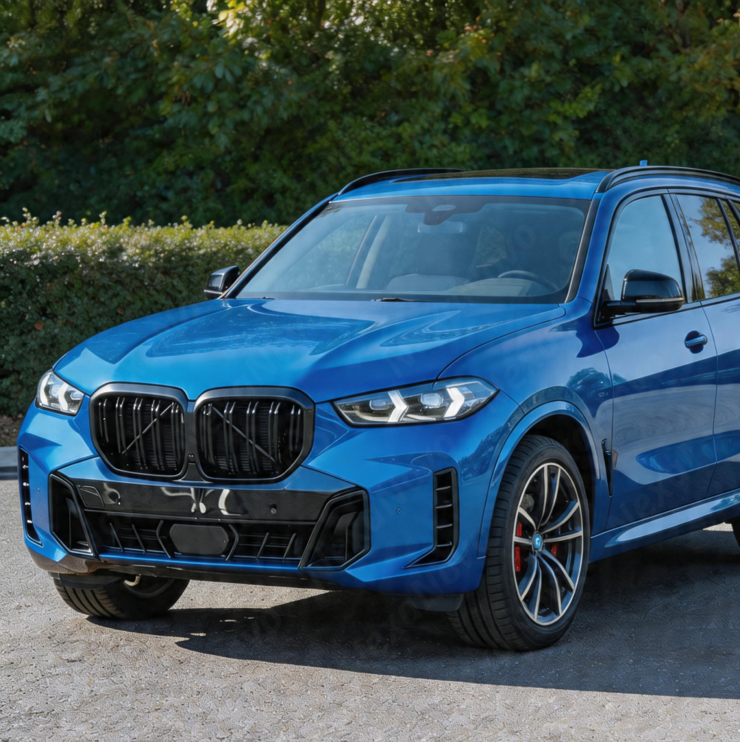 Close-up of the premium mirror-finish gloss black coating on the NexaNovo X5 kidney grille