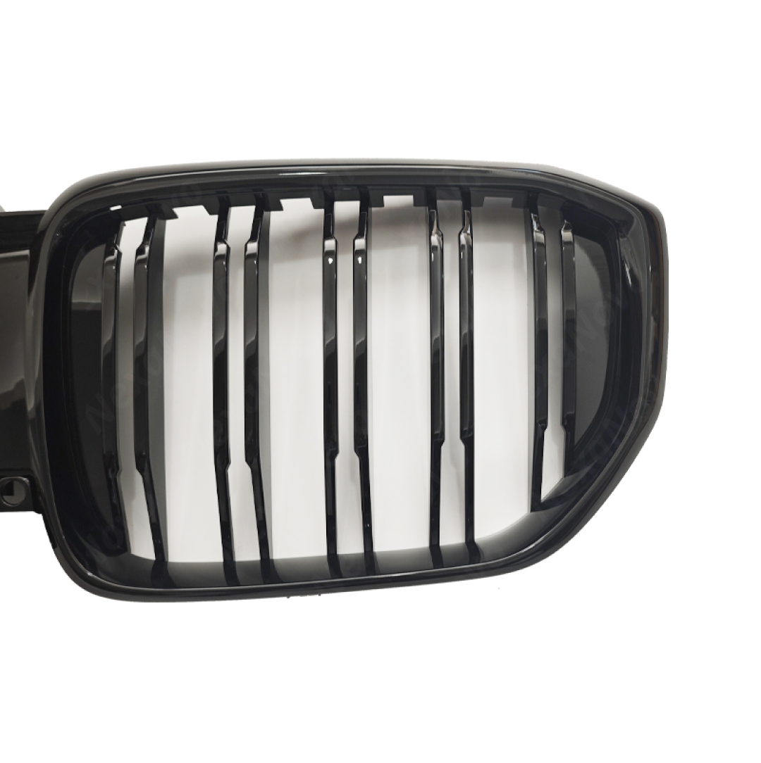 Standalone view of the NexaNovo gloss black double slat kidney grille set for G05 LCI