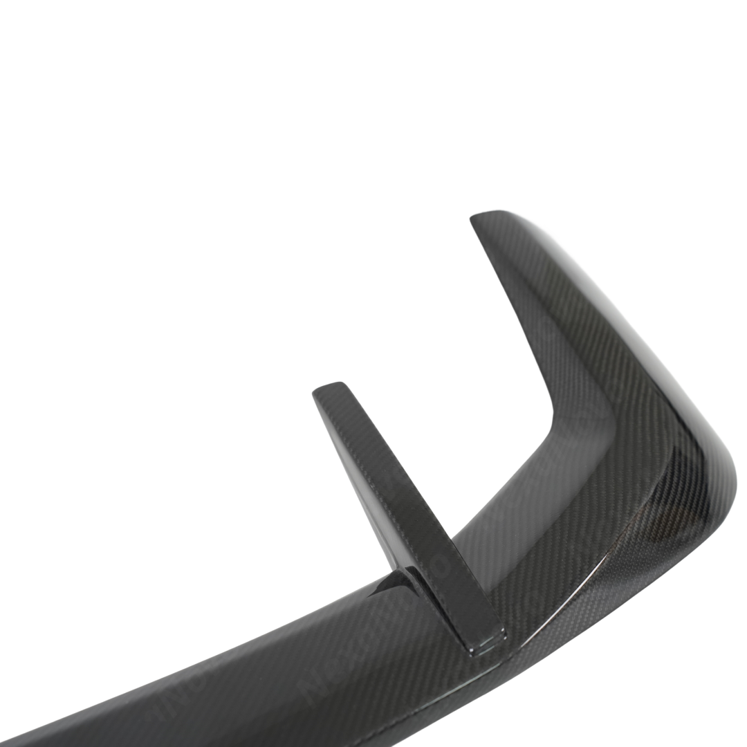 Enhanced visual aggression created by the roof spoiler on the NexaNovo BMW X5 G05 profile