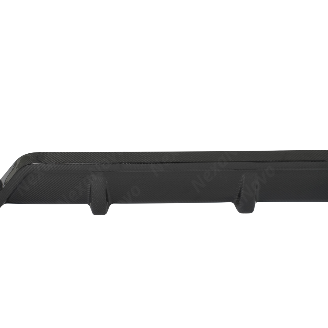 Detailed shot of the UV-resistant high-gloss clear coat on the NexaNovo X5 carbon diffuser