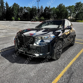 Glossy black grille giving the BMW X5 G05 LCI an aggressive front look