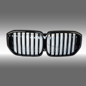 Glossy black grille installation in progress on X5 G05 LCI