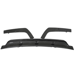 Sophisticated executive accent provided by the NexaNovo real carbon fiber weave on the X7