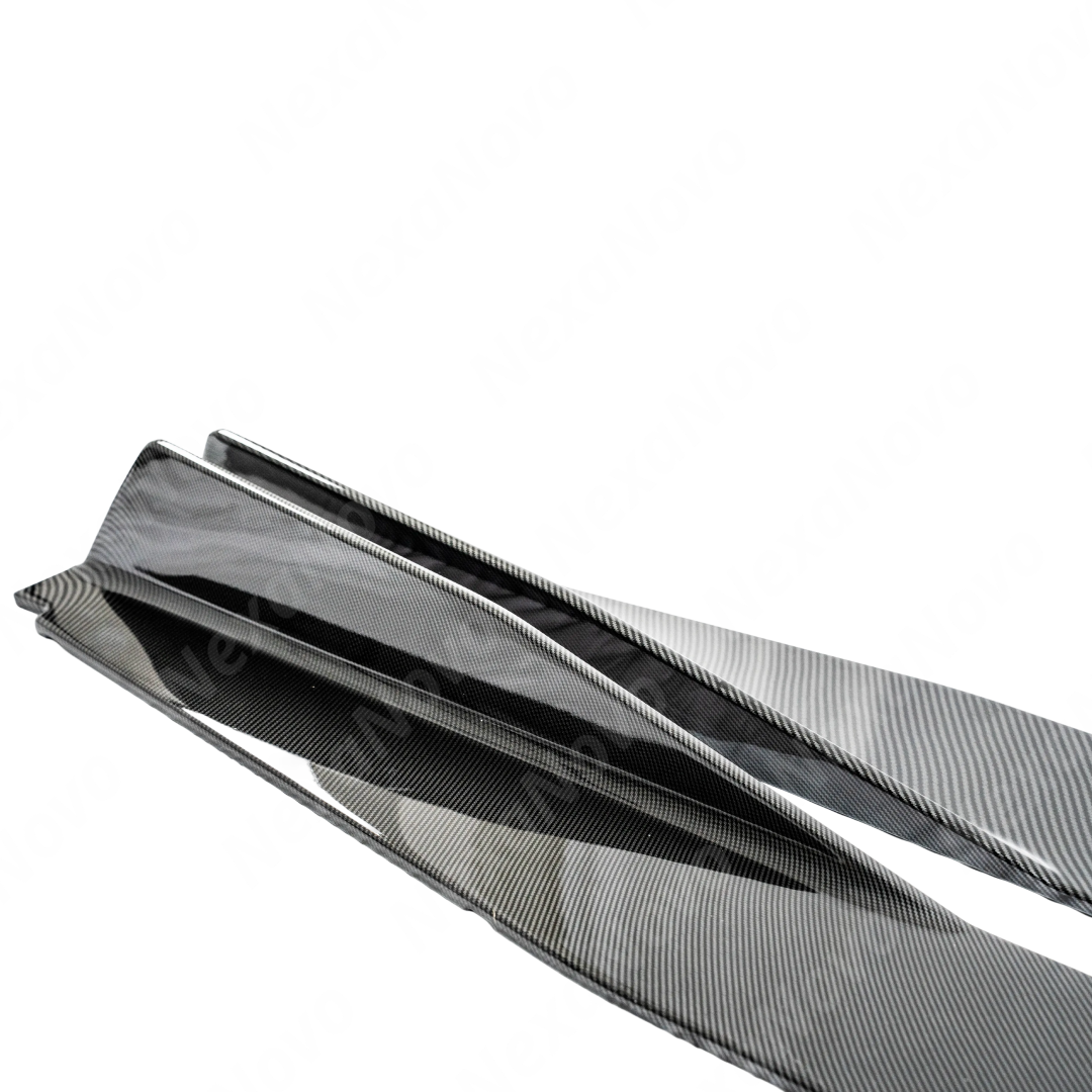 Stealthy 5VM style carbon fiber print side skirts integrated on a black Corvette C8