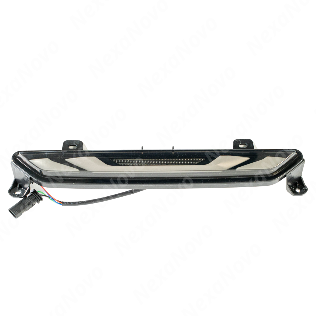 Nighttime illumination of the white NexaNovo LED reverse function for S650