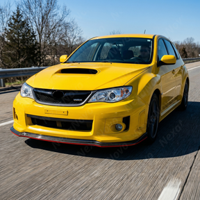 Sporty racing-inspired red detail on the edge of the NexaNovo gloss black front lip