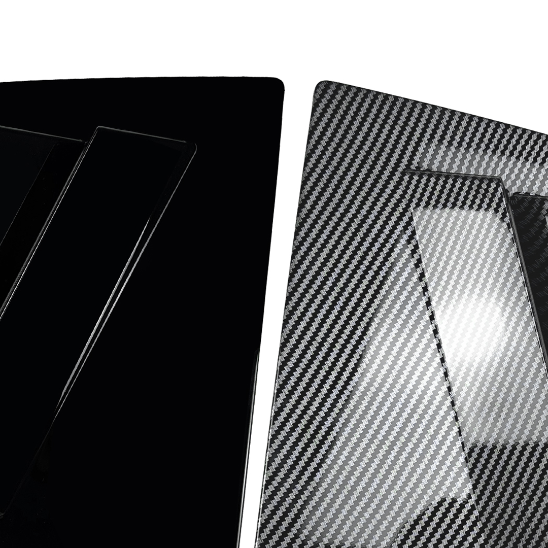 Visual comparison between gloss black and carbon print rear passenger window louvers