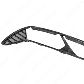 Integrated design of carbon fiber bezels with C7 tail lights