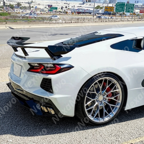 Detailed edge of the NexaNovo rear roof lip spoiler wing